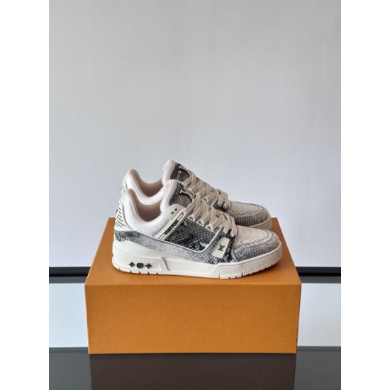 LOUIS VUITTON ルイヴィトン 2025SS 注目No.1 メンズ用 カジュアルシューズ LOUIS VUITTON ルイヴィトン 2025SS 注目No.1 メンズ用 カジュアルシューズ