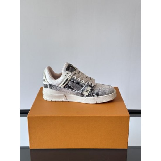 LOUIS VUITTON ルイヴィトン 2025SS 注目No.1 メンズ用 カジュアルシューズ LOUIS VUITTON ルイヴィトン 2025SS 注目No.1 メンズ用 カジュアルシューズ