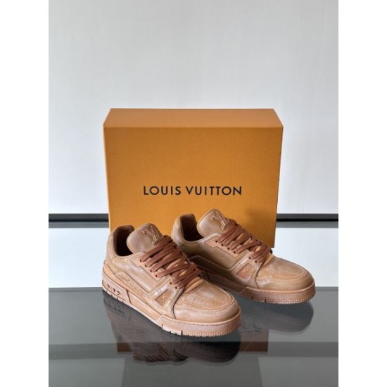 LOUIS VUITTON ルイヴィトン 2025SS 人気新作 メンズ用 カジュアルシューズ LOUIS VUITTON ルイヴィトン 2025SS 人気新作 メンズ用 カジュアルシューズ