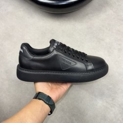 PRADA プラダ 2025SS 芸能人愛用ブランド メンズ用 カジュアルシューズ