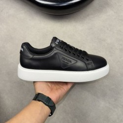 PRADA プラダ 2025SS 芸能人愛用ブランド メンズ用 カジュアルシューズ