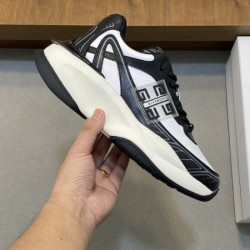 GIVENCHY ジバンシィ 2025SS どちらも人気がある メンズ用 スニーカー