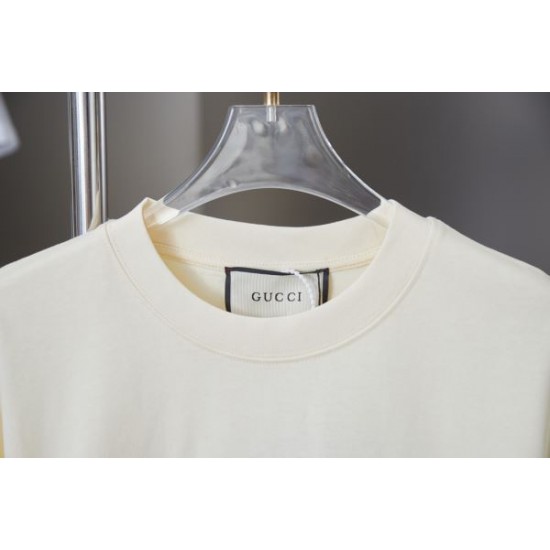 2025SS 半袖Tシャツ GUCCI グッチ 見た目以上のかっこいい 2025SS 半袖Tシャツ GUCCI グッチ 見た目以上のかっこいい