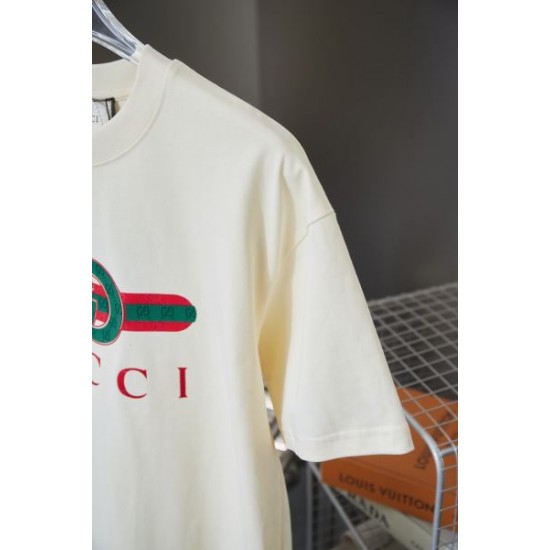 2025SS 半袖Tシャツ GUCCI グッチ 見た目以上のかっこいい 2025SS 半袖Tシャツ GUCCI グッチ 見た目以上のかっこいい