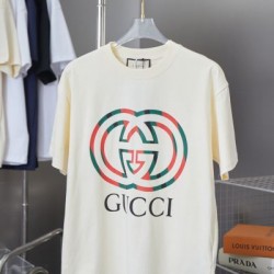 2025SS 半袖Tシャツ GUCCI グッチ 都会的な印象のスタイル