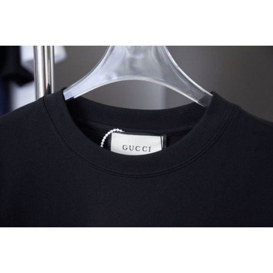 2025SS 半袖Tシャツ GUCCI グッチ 都会的な印象のスタイル 2025SS 半袖Tシャツ GUCCI グッチ 都会的な印象のスタイル