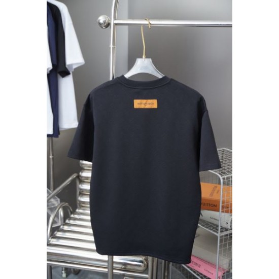 2025SS 半袖Tシャツ LOUIS VUITTON ルイヴィトン 春夏トレンド 2025SS 半袖Tシャツ LOUIS VUITTON ルイヴィトン 春夏トレンド