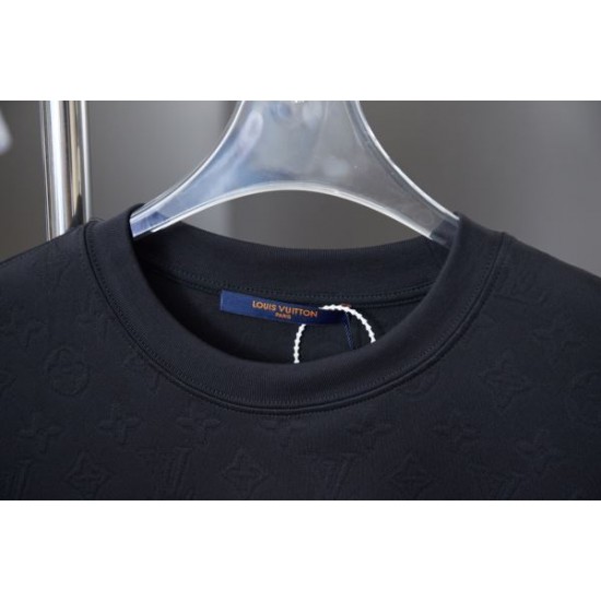 2025SS 半袖Tシャツ LOUIS VUITTON ルイヴィトン 春夏トレンド 2025SS 半袖Tシャツ LOUIS VUITTON ルイヴィトン 春夏トレンド