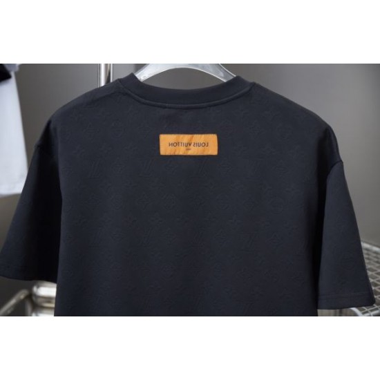 2025SS 半袖Tシャツ LOUIS VUITTON ルイヴィトン 春夏トレンド 2025SS 半袖Tシャツ LOUIS VUITTON ルイヴィトン 春夏トレンド