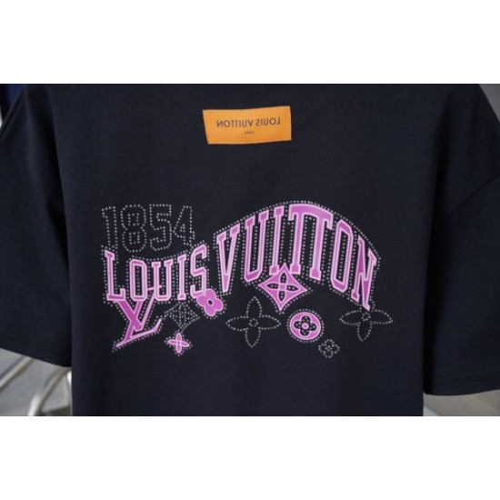 2025SS 半袖Tシャツ LOUIS VUITTON ルイヴィトン 愛用ブランド 2025SS 半袖Tシャツ LOUIS VUITTON ルイヴィトン 愛用ブランド