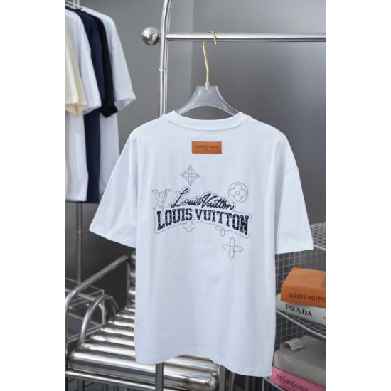 2025SS 半袖Tシャツ LOUIS VUITTON ルイヴィトン 支持が急上昇 2025SS 半袖Tシャツ LOUIS VUITTON ルイヴィトン 支持が急上昇