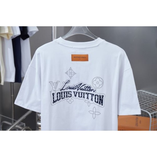 2025SS 半袖Tシャツ LOUIS VUITTON ルイヴィトン 支持が急上昇 2025SS 半袖Tシャツ LOUIS VUITTON ルイヴィトン 支持が急上昇