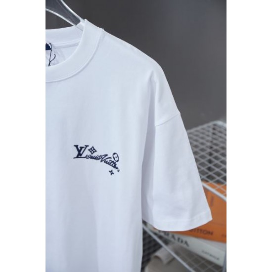 2025SS 半袖Tシャツ LOUIS VUITTON ルイヴィトン 支持が急上昇 2025SS 半袖Tシャツ LOUIS VUITTON ルイヴィトン 支持が急上昇