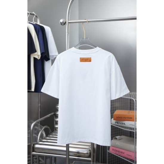 2025SS 半袖Tシャツ LOUIS VUITTON ルイヴィトン 最安価格新品 2025SS 半袖Tシャツ LOUIS VUITTON ルイヴィトン 最安価格新品