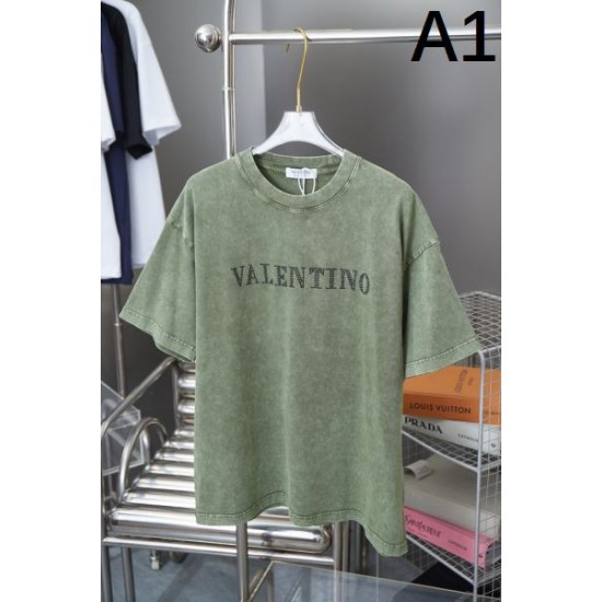 2025SS 半袖Tシャツ VALENTINO ヴァレンティノ 話題が沸騰中 2025SS 半袖Tシャツ VALENTINO ヴァレンティノ 話題が沸騰中