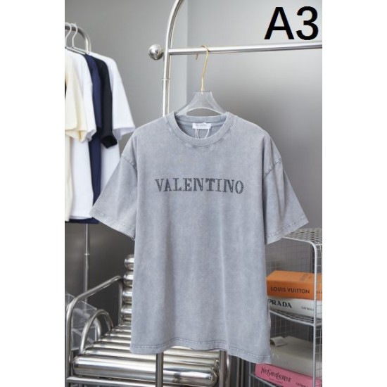2025SS 半袖Tシャツ VALENTINO ヴァレンティノ 話題が沸騰中 2025SS 半袖Tシャツ VALENTINO ヴァレンティノ 話題が沸騰中