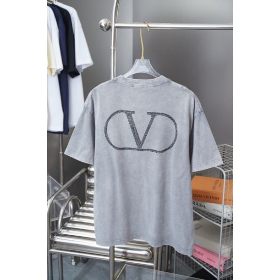 2025SS 半袖Tシャツ VALENTINO ヴァレンティノ 話題が沸騰中 2025SS 半袖Tシャツ VALENTINO ヴァレンティノ 話題が沸騰中