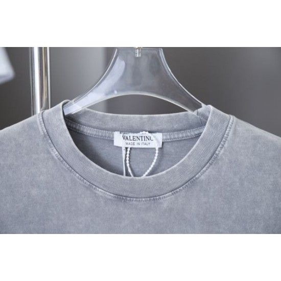 2025SS 半袖Tシャツ VALENTINO ヴァレンティノ 話題が沸騰中 2025SS 半袖Tシャツ VALENTINO ヴァレンティノ 話題が沸騰中