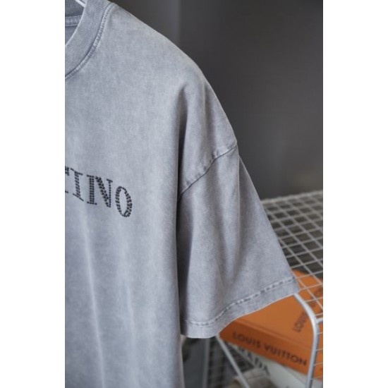 2025SS 半袖Tシャツ VALENTINO ヴァレンティノ 話題が沸騰中 2025SS 半袖Tシャツ VALENTINO ヴァレンティノ 話題が沸騰中