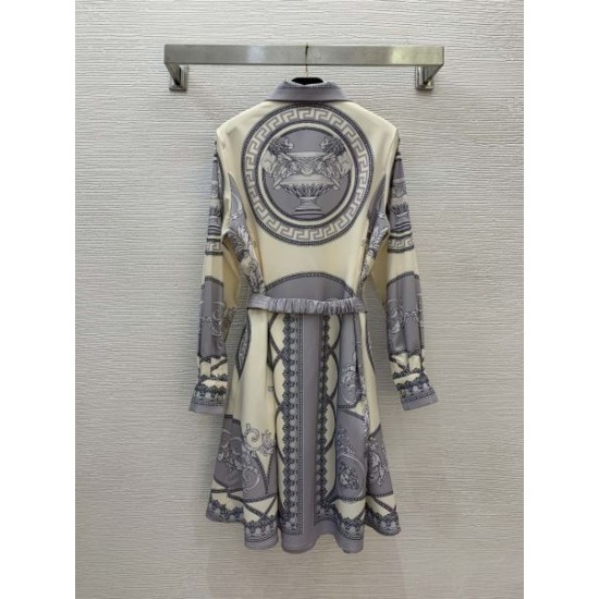 2025SS ワンピース VERSACE ヴェルサーチェ 足下注目してくれる 2025SS ワンピース VERSACE ヴェルサーチェ 足下注目してくれる