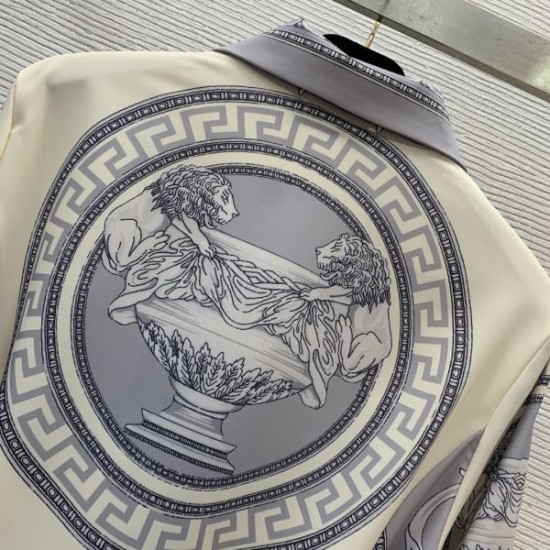 2025SS ワンピース VERSACE ヴェルサーチェ 足下注目してくれる 2025SS ワンピース VERSACE ヴェルサーチェ 足下注目してくれる