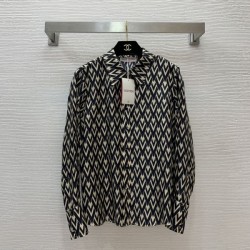 2025SS 長袖シャツ VALENTINO ヴァレンティノ 雑誌も街も人気アイテム