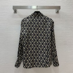2025SS 長袖シャツ VALENTINO ヴァレンティノ 雑誌も街も人気アイテム