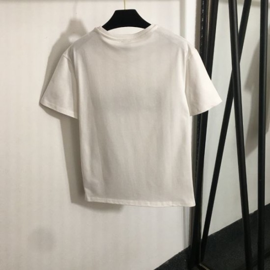 2025SS 半袖Tシャツ CELINE セリーヌ 見た目以上のかっこいい 2025SS 半袖Tシャツ CELINE セリーヌ 見た目以上のかっこいい
