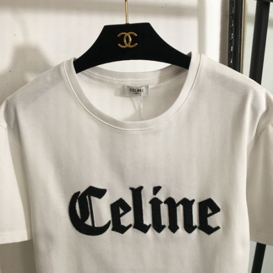 2025SS 半袖Tシャツ CELINE セリーヌ 見た目以上のかっこいい 2025SS 半袖Tシャツ CELINE セリーヌ 見た目以上のかっこいい