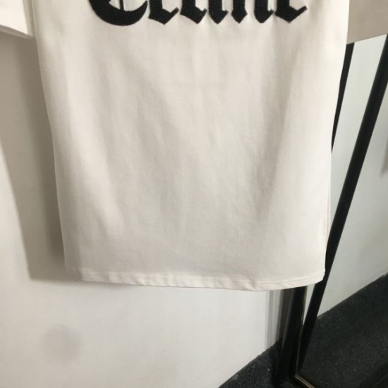 2025SS 半袖Tシャツ CELINE セリーヌ 見た目以上のかっこいい 2025SS 半袖Tシャツ CELINE セリーヌ 見た目以上のかっこいい