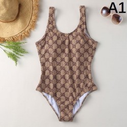 GUCCI グッチ 2025SS トレンドのコーディネート 水着