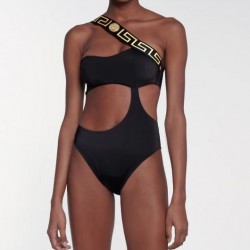 VERSACE ヴェルサーチェ 2025SS シーン問わずに使える 水着