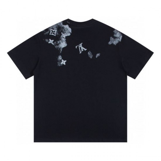 2025SS 半袖Tシャツ LOUIS VUITTON ルイヴィトン オンライン限定 2025SS 半袖Tシャツ LOUIS VUITTON ルイヴィトン オンライン限定