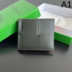 2025SS セールで破格 BOTTEGA VENETA ボッテガヴェネタ 二つ折り財布