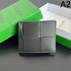 2025SS セールで破格 BOTTEGA VENETA ボッテガヴェネタ 二つ折り財布