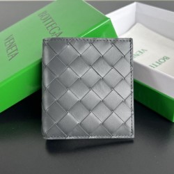 2025SS ギフトにも！ BOTTEGA VENETA ボッテガヴェネタ 二つ折り財布