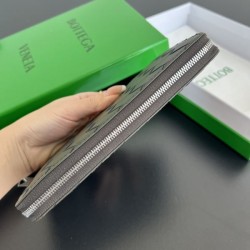 2025SS 人気にも火をつけて BOTTEGA VENETA ボッテガヴェネタ 長財布