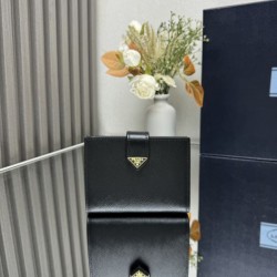 2025SS 奇跡のセール特価！ PRADA プラダ 二つ折り財布