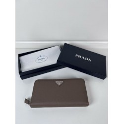 2025SS すっきりしたシルエット PRADA プラダ 長財布