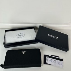 2025SS カジュアルさが強すぎる PRADA プラダ 長財布