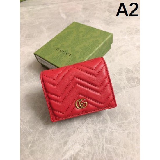 2025SS クリスマスプレゼントにも GUCCI グッチ 二つ折り財布 2025SS クリスマスプレゼントにも GUCCI グッチ 二つ折り財布