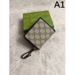 2025SS ゆったり感のあるアイテム GUCCI グッチ 二つ折り財布