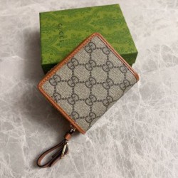 2025SS ゆったり感のあるアイテム GUCCI グッチ 二つ折り財布
