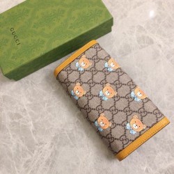 2025SS 今っぽいスタイルに決まる GUCCI グッチ 長財布