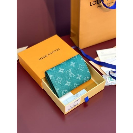 2025SS 高感度なセレブたち愛用 GUCCI グッチ 三つ折り財布 2025SS 高感度なセレブたち愛用 GUCCI グッチ 三つ折り財布