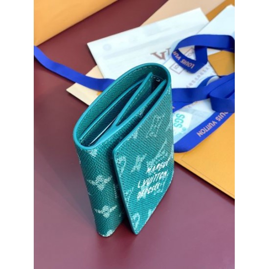 2025SS 高感度なセレブたち愛用 GUCCI グッチ 三つ折り財布 2025SS 高感度なセレブたち愛用 GUCCI グッチ 三つ折り財布
