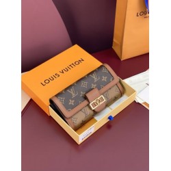 2025SS もうすぐ日本上陸 LOUIS VUITTON ルイヴィトン 長財布