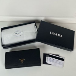 2025SS 定番のストリートスタイル PRADA プラダ 長財布