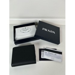 2025SS おしゃれ度をUPする新着 PRADA プラダ 三つ折り財布