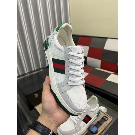 GUCCI グッチ 2025SS カジュアルめなコーデ メンズ用 カジュアルシューズ GUCCI グッチ 2025SS カジュアルめなコーデ メンズ用 カジュアルシューズ